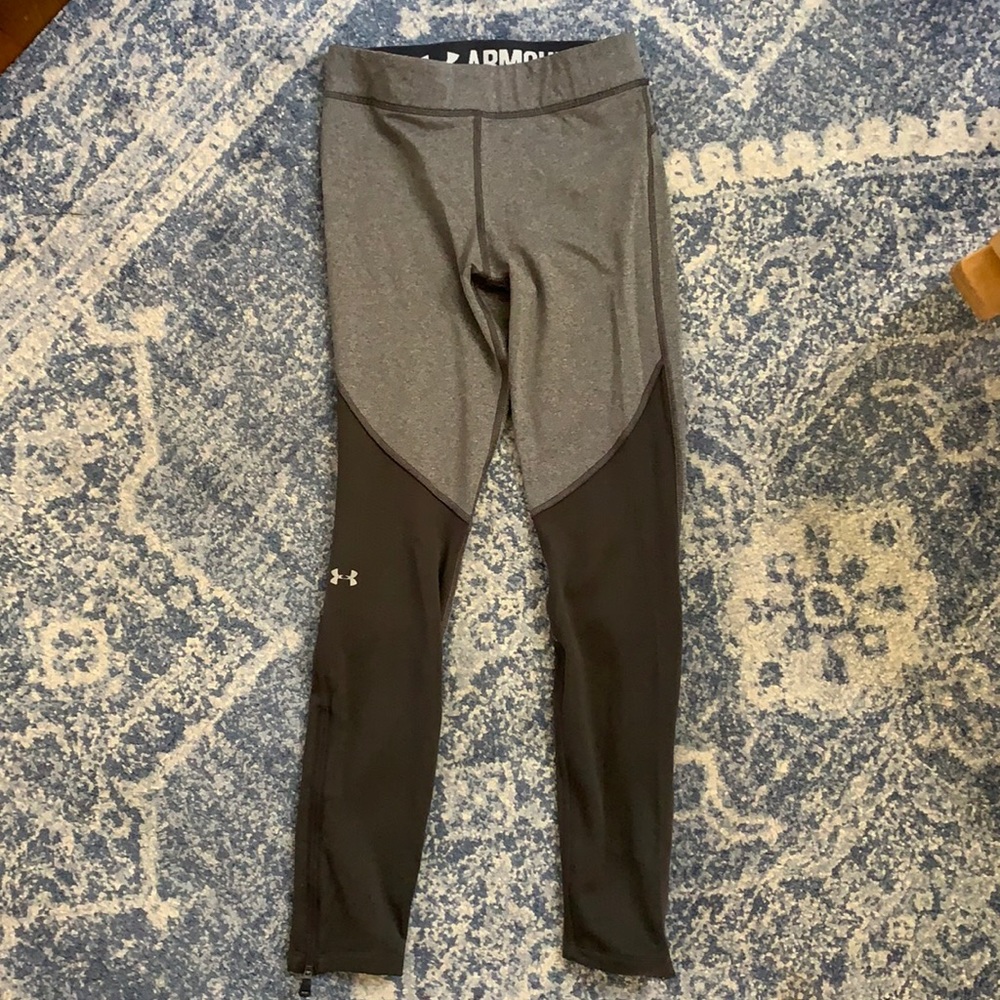 Under Armour two tone grey leggings Small